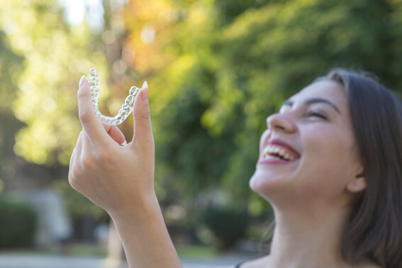 https://www.orafitdental.com/wp-content/uploads/2023/08/invisalign.jpg
